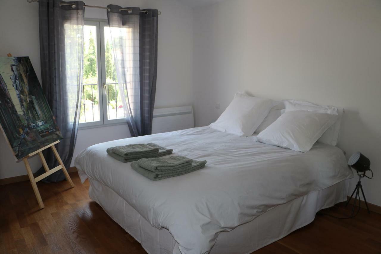 Charmante Maison De Village Cucuron Kültér fotó