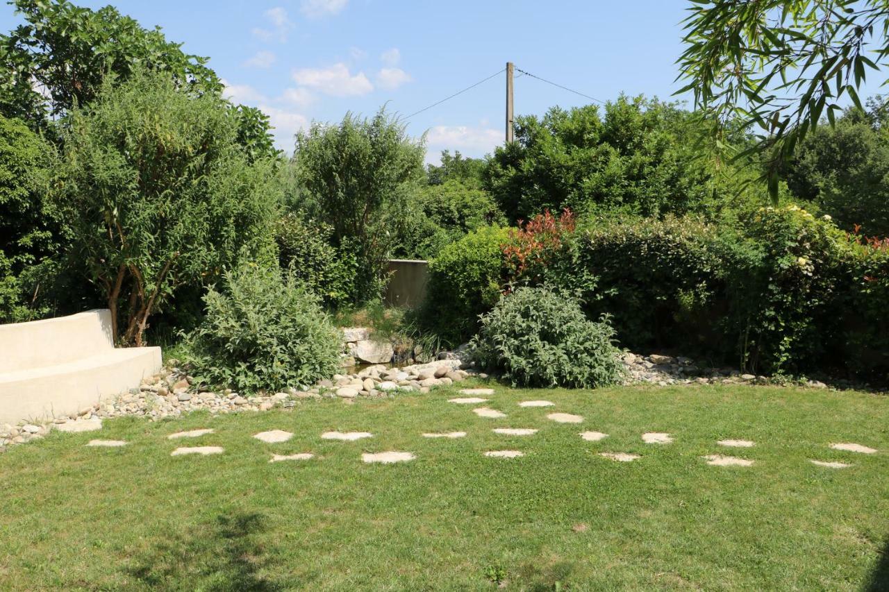 Charmante Maison De Village Cucuron Kültér fotó