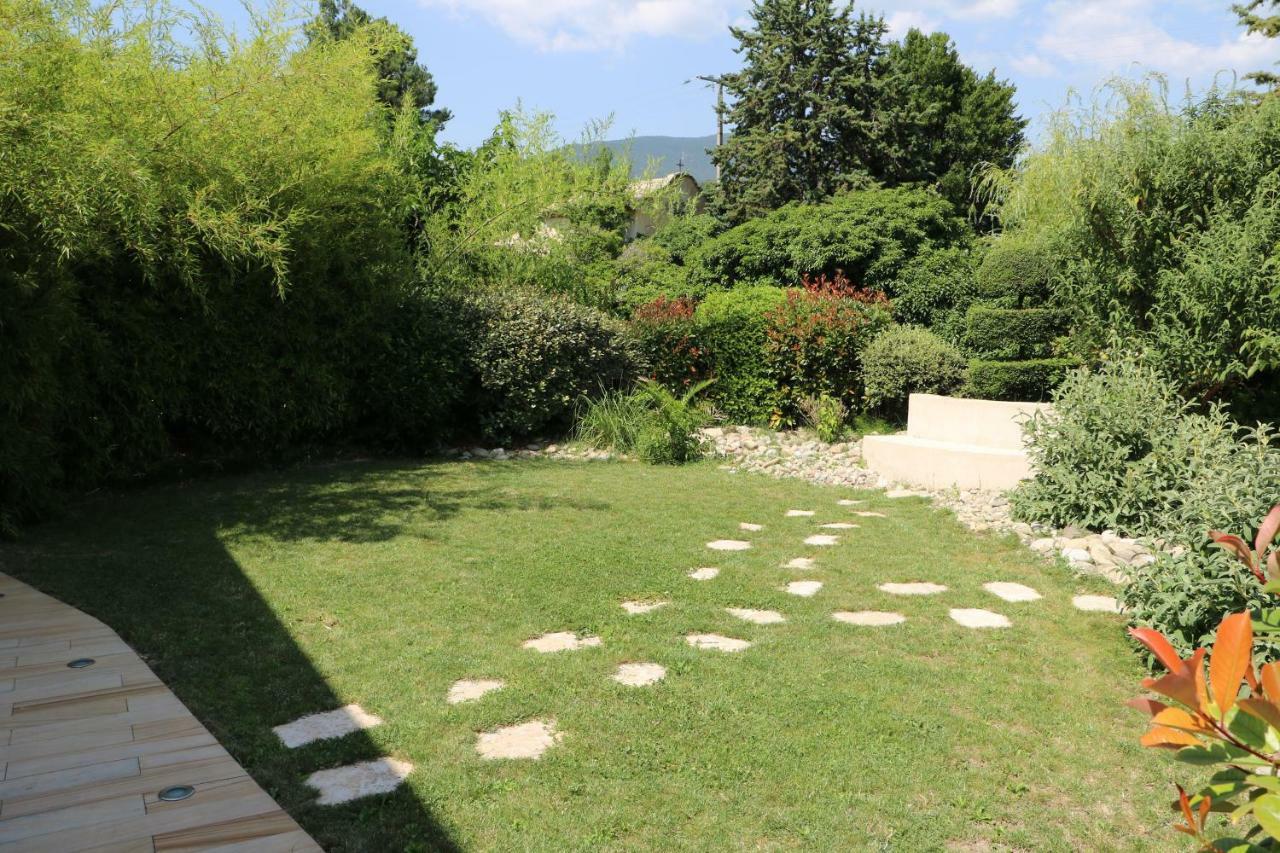 Charmante Maison De Village Cucuron Kültér fotó