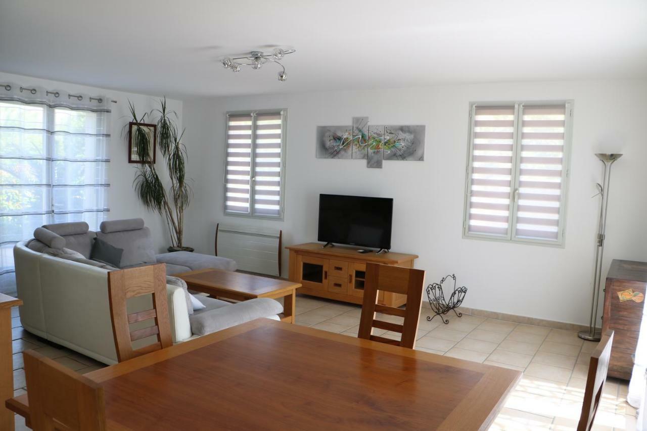 Charmante Maison De Village Cucuron Kültér fotó