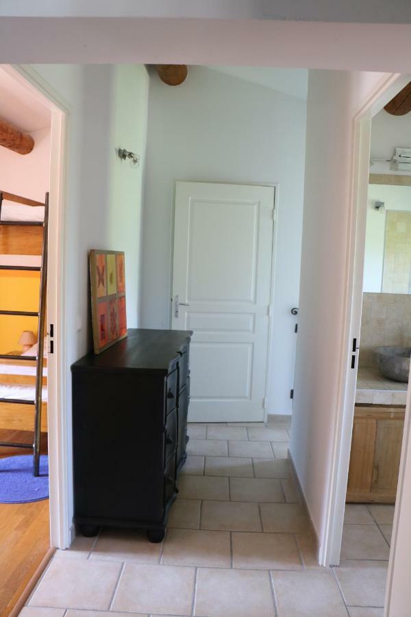 Charmante Maison De Village Cucuron Kültér fotó