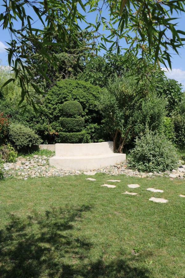 Charmante Maison De Village Cucuron Kültér fotó